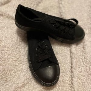 Girls black sneakers